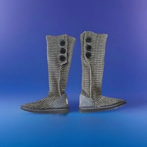 UGG Australia Women’s Size 7 Cardy Knit Gray Sweater Boots Buttons
